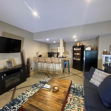 Blanchard Mountain Bnb 캔모어 외부 사진