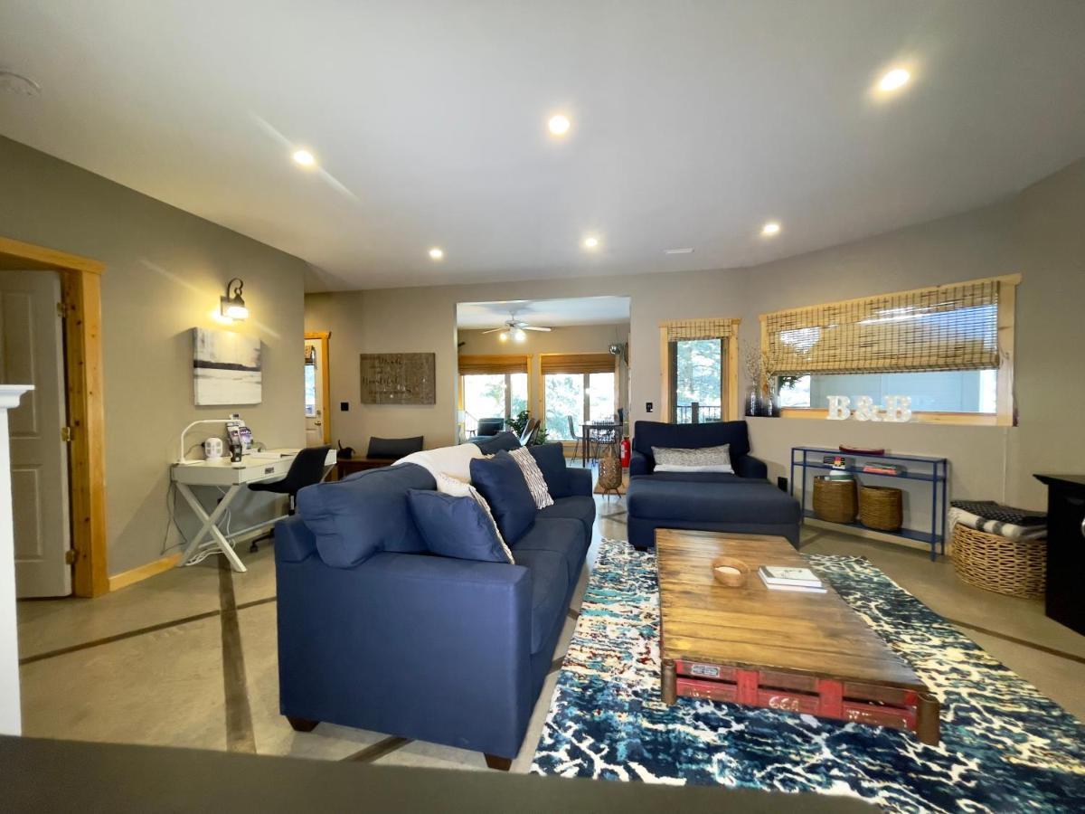 Blanchard Mountain Bnb 캔모어 외부 사진