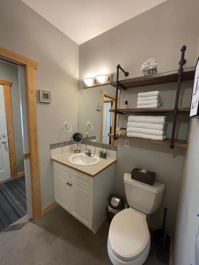 Blanchard Mountain Bnb 캔모어 외부 사진