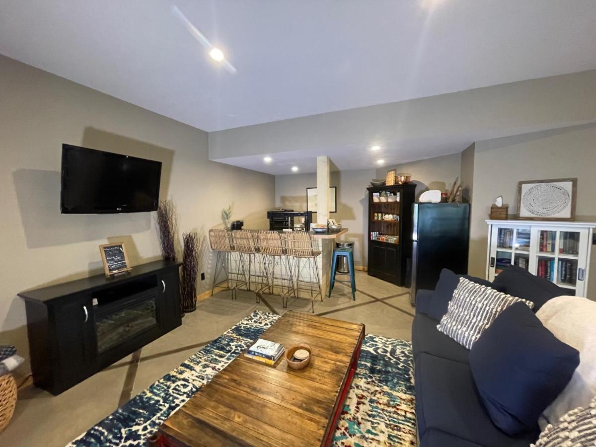 Blanchard Mountain Bnb 캔모어 외부 사진